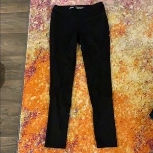 Black athletic leggings